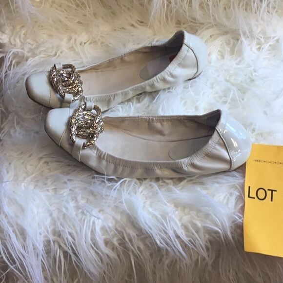 Ballerina type flats in size 8 by NINE WEST - Picture 4 of 14